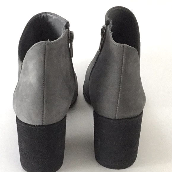 Vince Camuto VC Katrina Gray Suede  Ankle Boots Pointed Toe 3” Block Heel Zipper - Picture 3 of 8